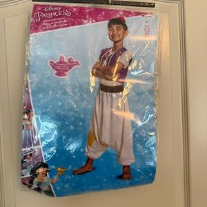 Aladdin costume - small (4-6)